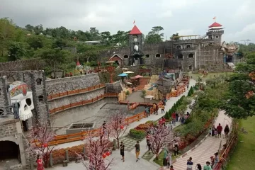 The-Lost-World-Castle.width-800.format-webp.webp