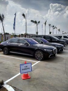 Harga Sewa Mobil Mewah Jakarta: Rincian Biaya & Cara Membacanya